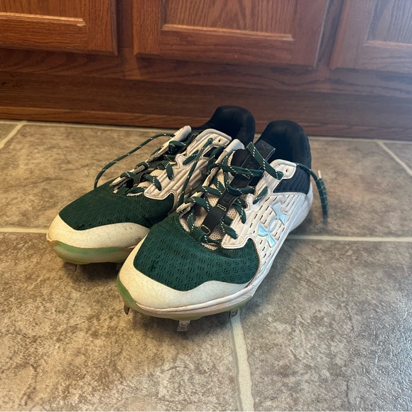 Under Armour Baseball Cleats - Picture 3 of 8